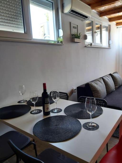 Kalo, Novoureden Stan + Besplatan Parking Appartement Murvica  Buitenkant foto